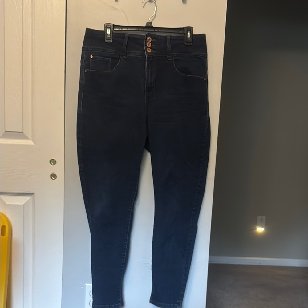 Elegant Navy Skinny Jeans